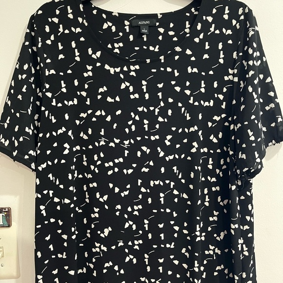 Alfani Black and White Women's Top H-11 - Picture 1 of 7